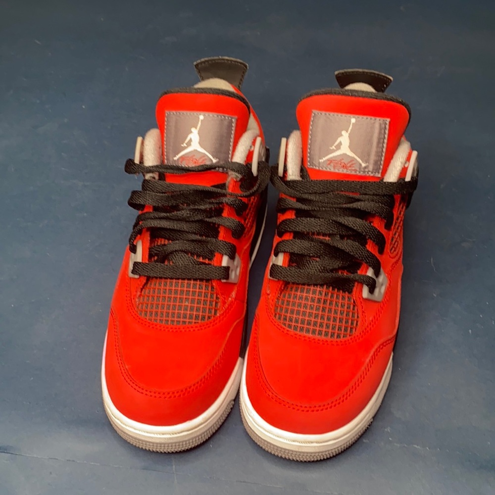 Nike 4s